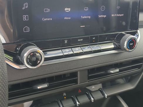 Used 2024 Chevrolet Colorado W/T image 27