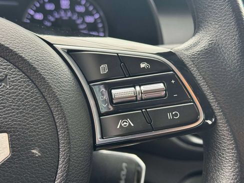 Used 2022 Kia Forte LXS FWD image 19