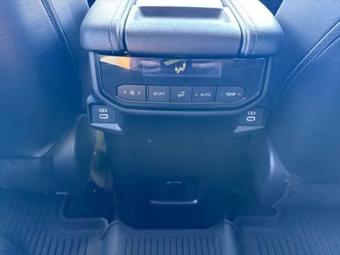 Used 2024 Toyota Grand Highlander AWD image 18