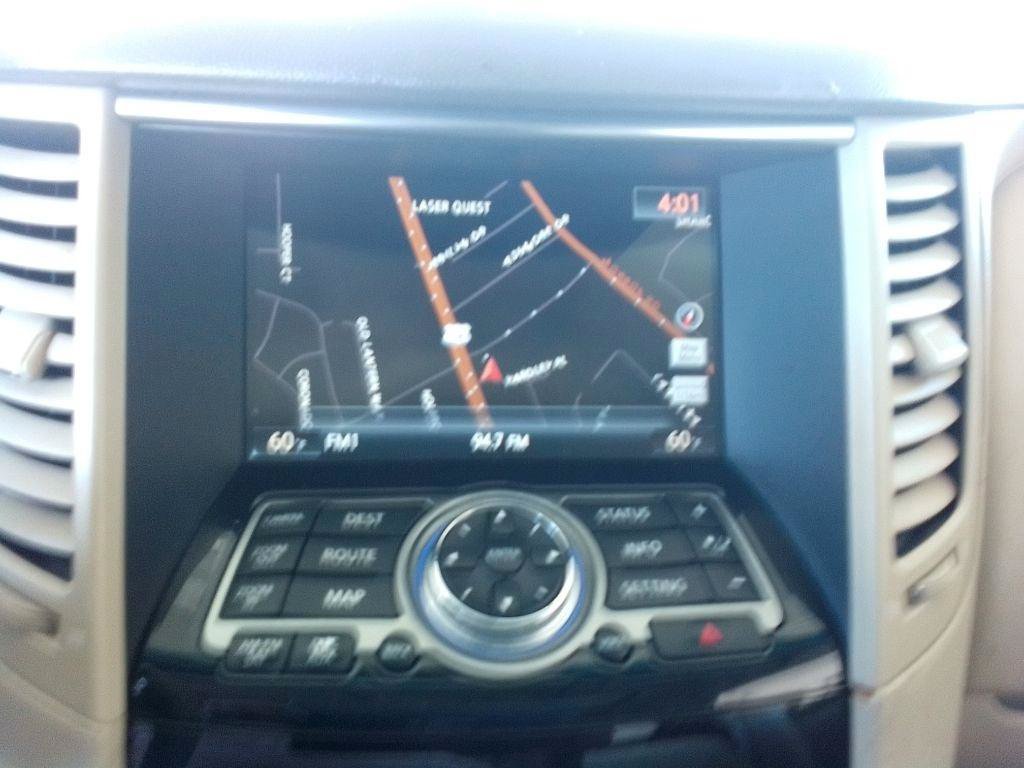 Used 2011 INFINITI FX35 AWD w/ Premium Pkg image 8