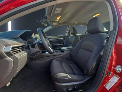 Used 2023 Nissan Altima 2.5 SV FWD image 9