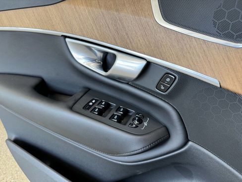 Used 2024 Volvo XC90 B6 Core w/ Protection Package Premier image 23