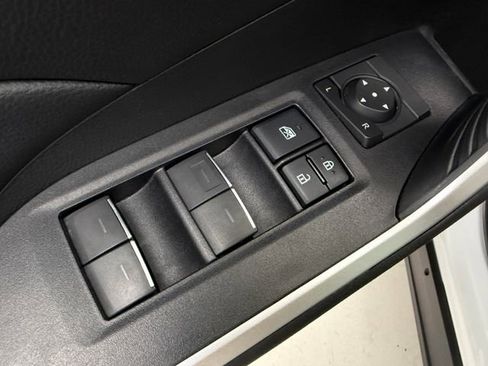 Used 2022 Toyota RAV4 XLE w/ Convenience Package FWD image 28