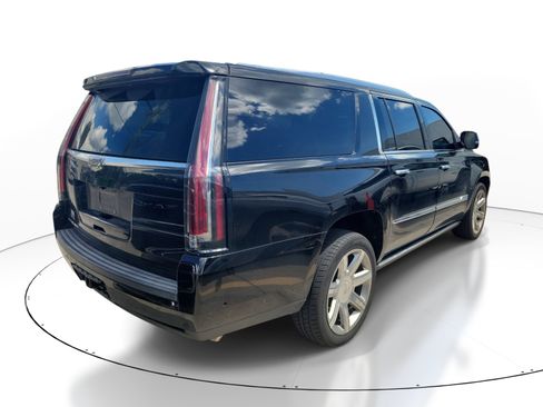Used 2017 Cadillac Escalade ESV Premium Luxury RWD image 9