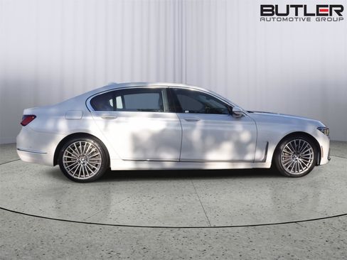 Used 2022 BMW 750i xDrive w/ Luxury Rear Seating Package AWD/4WD image 6