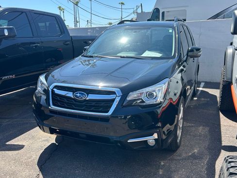 Used 2018 Subaru Forester 2.5i Touring AWD/4WD image 1