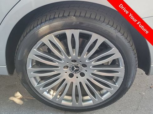 Used 2018 Mercedes-Benz S 560 Sedan image 31