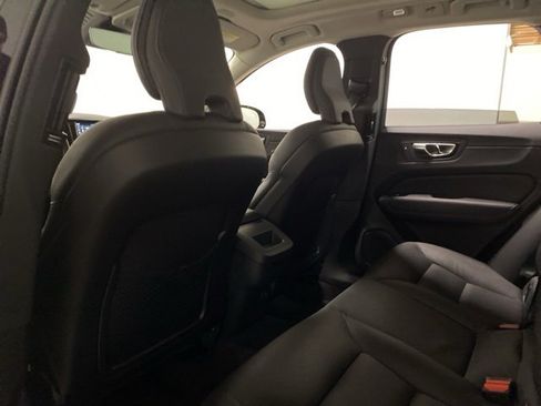 Used 2025 Volvo XC60 B5 Plus image 19