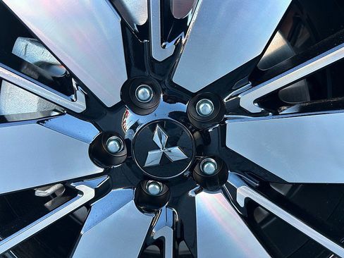 New 2026 Mitsubishi Outlander SE image 11