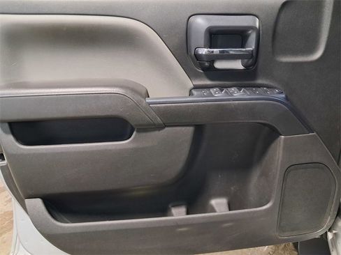 Used 2018 Chevrolet Silverado 1500 Custom image 9