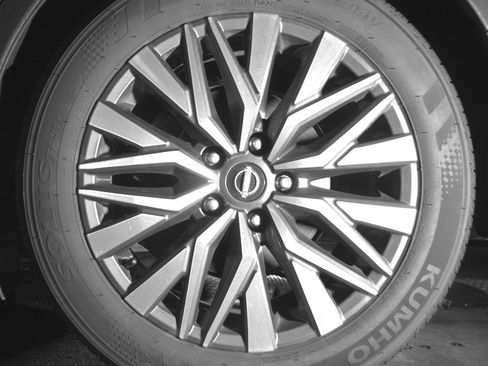 Used 2025 Nissan Altima 2.5 SV image 14