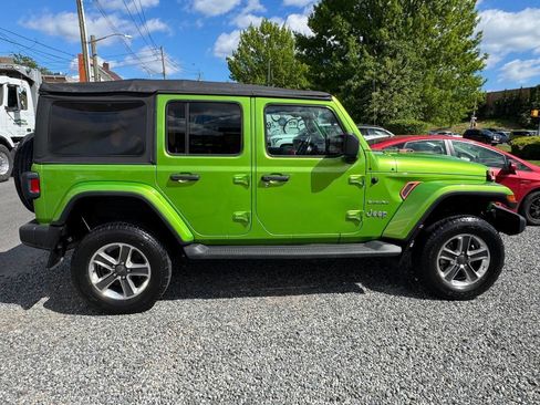 Used 2018 Jeep Wrangler Unlimited Sahara AWD/4WD image 4