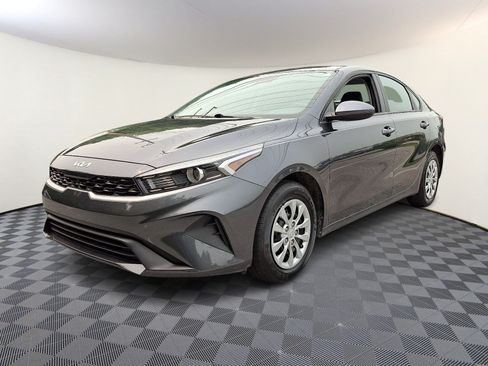 Certified 2024 Kia Forte LX FWD image 3