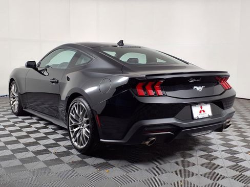 Used 2024 Ford Mustang Premium image 5