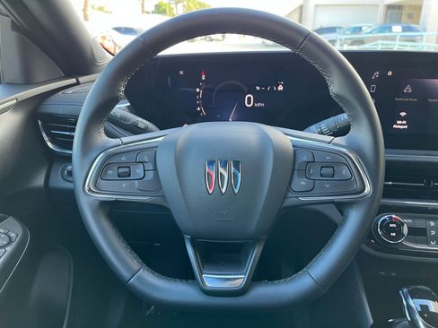 Used 2025 Buick Envista Sport Touring image 28