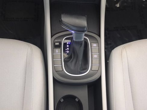 Used 2025 Hyundai Kona SEL AWD/4WD image 15