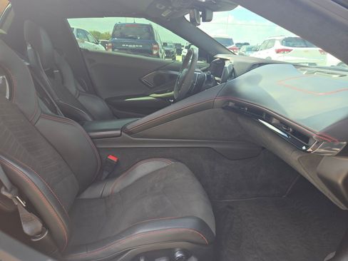 Used 2023 Chevrolet Corvette Stingray Premium Conv w/ Z51 Performance Package RWD image 23