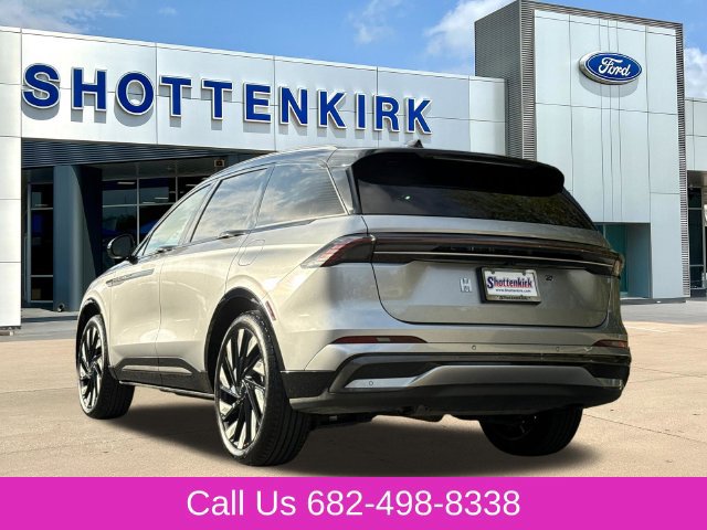 Used 2025 Lincoln Nautilus Reserve w/ Jet Appearance Package AWD/4WD image 7
