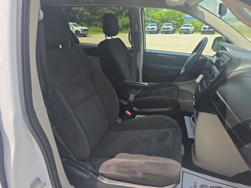 Used 2014 Dodge Grand Caravan SE w/ Quick Order Package 29E SE FWD image 26
