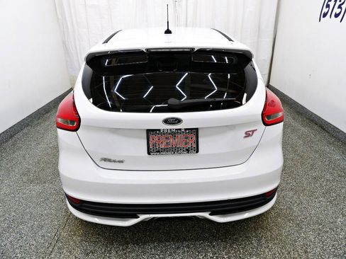 Used 2017 Ford Focus ST FWD image 5