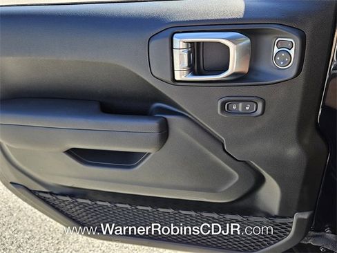 New 2025 Jeep Gladiator Mojave w/ Convenience Group image 26