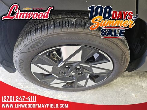 Used 2024 Hyundai Kona SEL FWD image 8