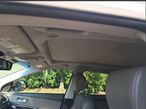 Used 2016 Hyundai Santa Fe Limited w/ Option Group 04 image 20