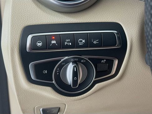 Used 2019 Mercedes-Benz GLC 300 4MATIC image 10