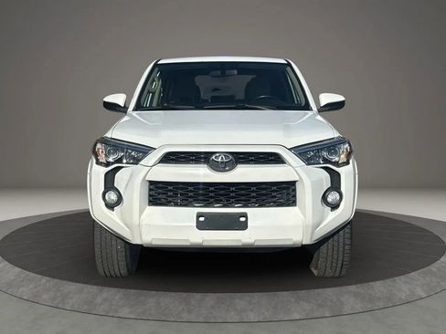 Used 2014 Toyota 4Runner SR5 image 2