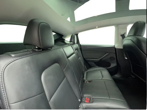 Used 2025 Tesla Model Y Long Range RWD image 25