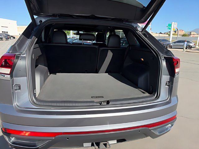 Used 2020 Volkswagen Atlas Cross Sport SE w/ Panoramic Sunroof Package AWD/4WD image 17