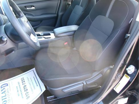 Used 2024 Nissan Sentra SV image 12