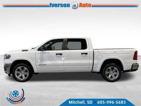 New 2026 RAM 1500 4x4 Crew Cab image 4