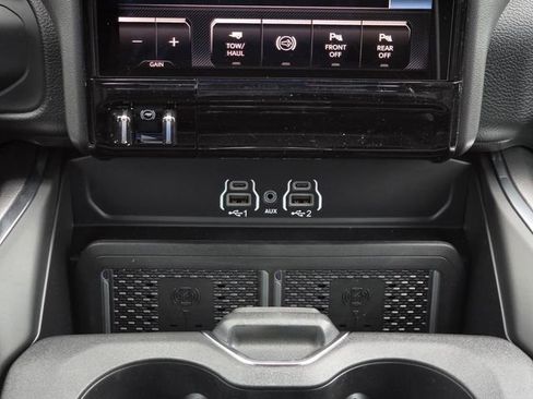 New 2026 RAM 2500 Laramie AWD/4WD image 17