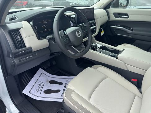 New 2026 Nissan Pathfinder SL AWD/4WD image 12