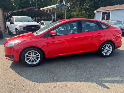 Used 2015 Ford Focus SE FWD image 44