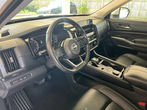 Certified 2023 Nissan Pathfinder SL w/ SL Premium Package AWD/4WD image 6