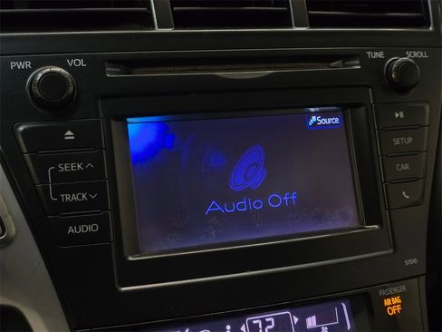 Used 2014 Toyota Prius V Two image 28