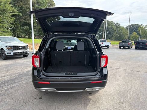 Used 2021 Ford Explorer XLT w/ Equipment Group 202A AWD/4WD image 12