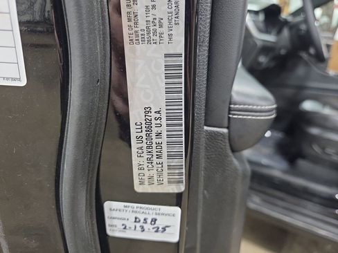 Used 2024 Jeep Grand Cherokee L Limited w/ Luxury Tech Group II image 41