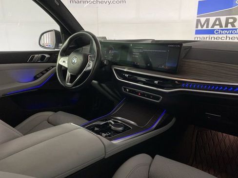 Used 2023 BMW X7 xDrive40i w/ Premium Package image 27