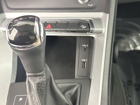 Used 2019 Audi Q3 2.0T Premium AWD/4WD image 9