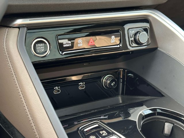Certified 2026 Audi Q5 Premium Plus w/ Premium Plus AWD/4WD image 32