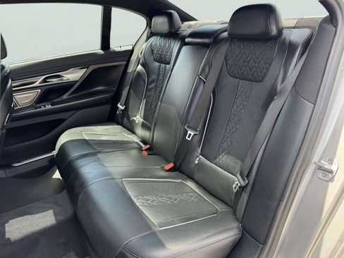 Used 2022 BMW 740i xDrive w/ M Sport Package AWD/4WD image 44
