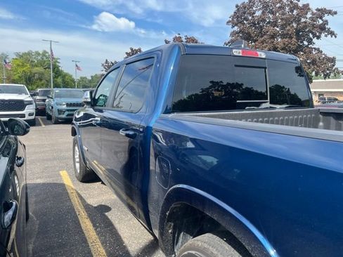 Used 2022 RAM 1500 Laramie AWD/4WD image 8