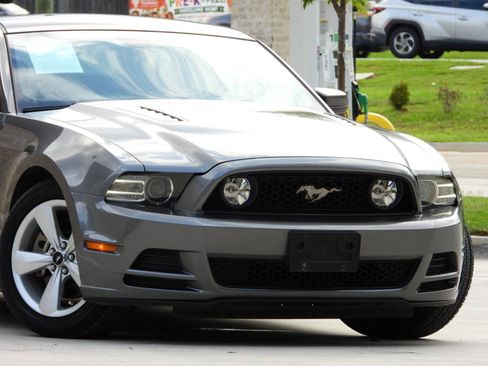 Used 2014 Ford Mustang GT RWD image 18
