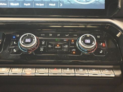 Used 2024 GMC Sierra 2500 AT4X AWD/4WD image 18