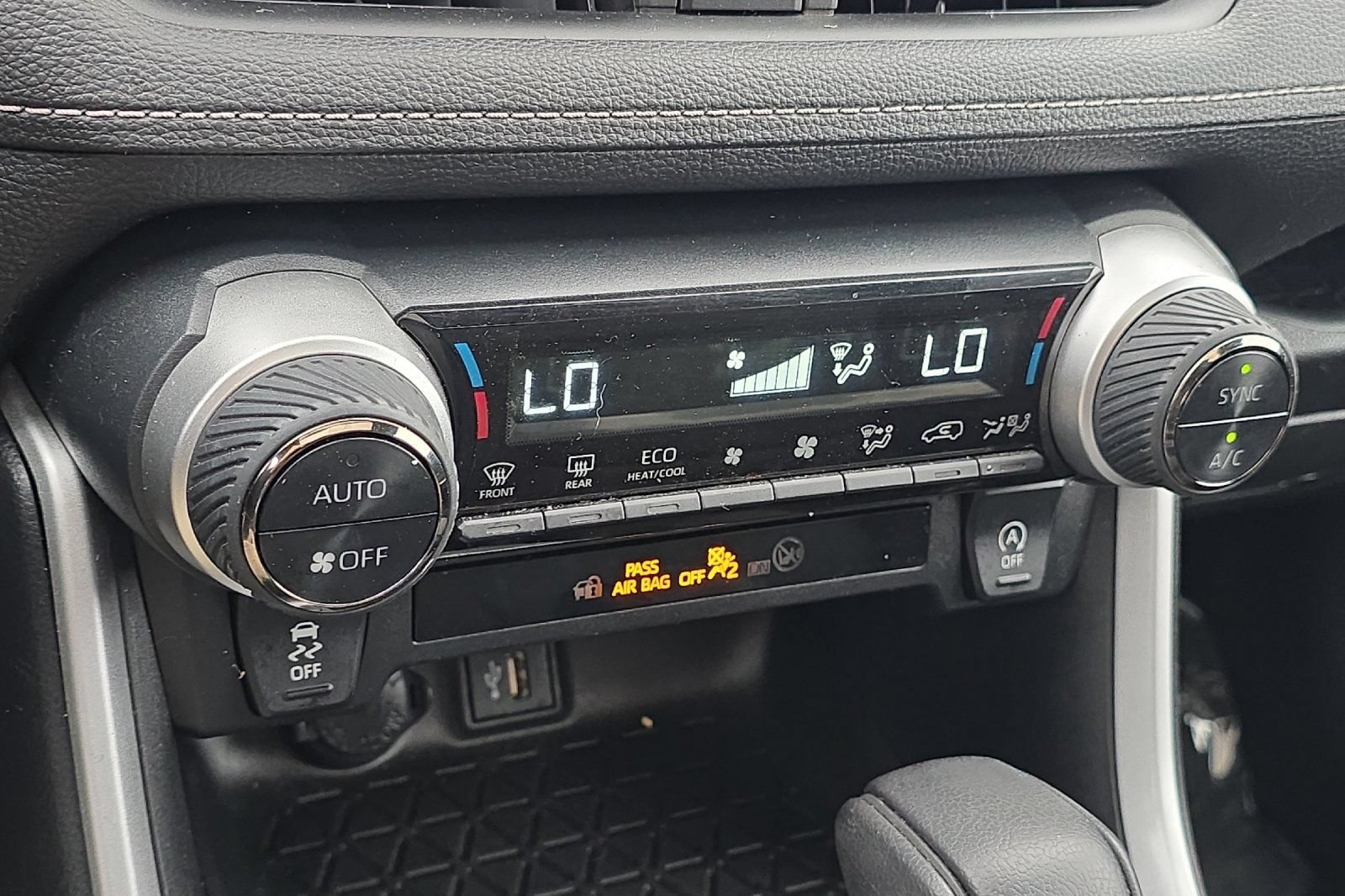 Used 2023 Toyota RAV4 XLE w/ Convenience Package AWD/4WD image 17
