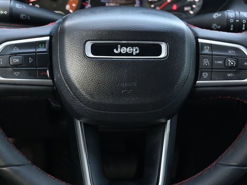 Used 2024 Jeep Compass Trailhawk image 17