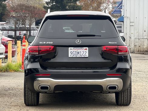 Used 2020 Mercedes-Benz GLB 250 4MATIC image 5